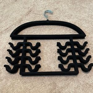 Velvet no slip hangers - multiple hooks